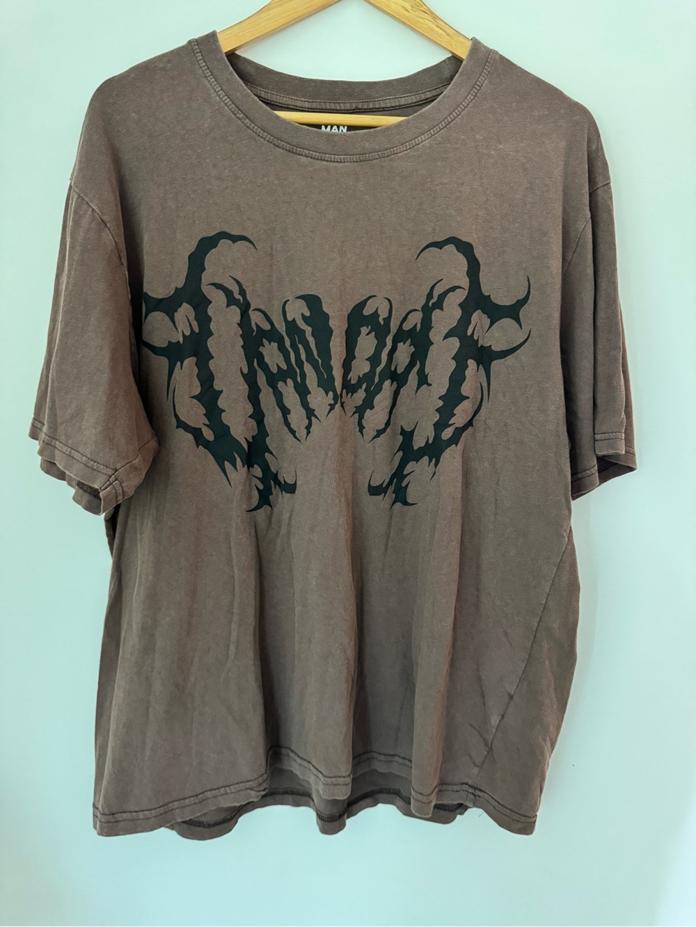 Urban Man Savage World Tour Graphic Tee Brown Faded Metal Font Large L